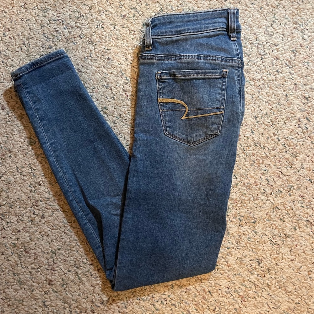 Mid wash American Eagle jeans. Sz. 4
